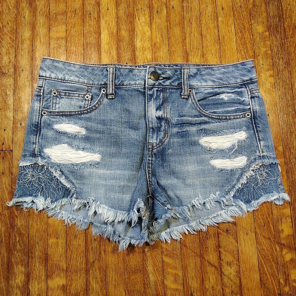 American Eagle Cut Off Embroidered Booty Daisy Duke Shorts/T19